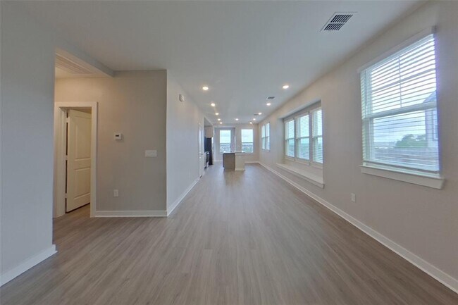 Foto del edificio - 445 Raglands Rd