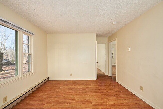 Foto del edificio - Coming Soon: 2BR, 1BA house (Do not apply without speaking with us first.)