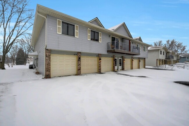 Building Photo - 681 Parkside Dr