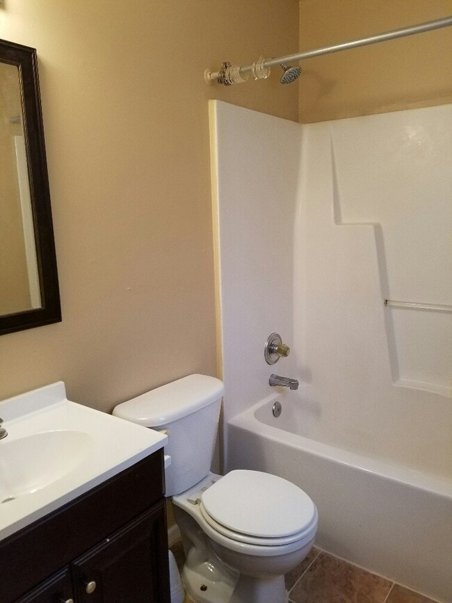 Building Photo - 207 Springvale St