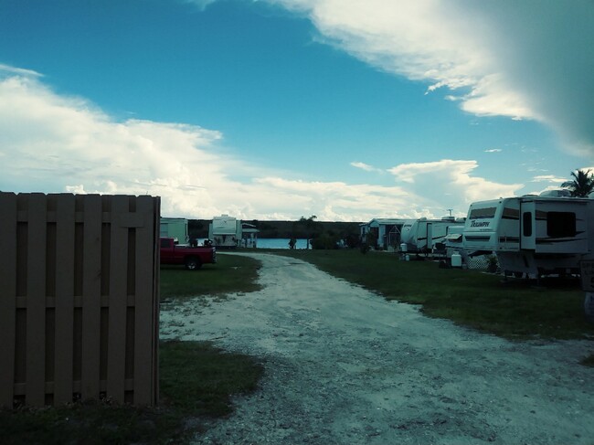 Foto del edificio - Gator Mobile Home Park
