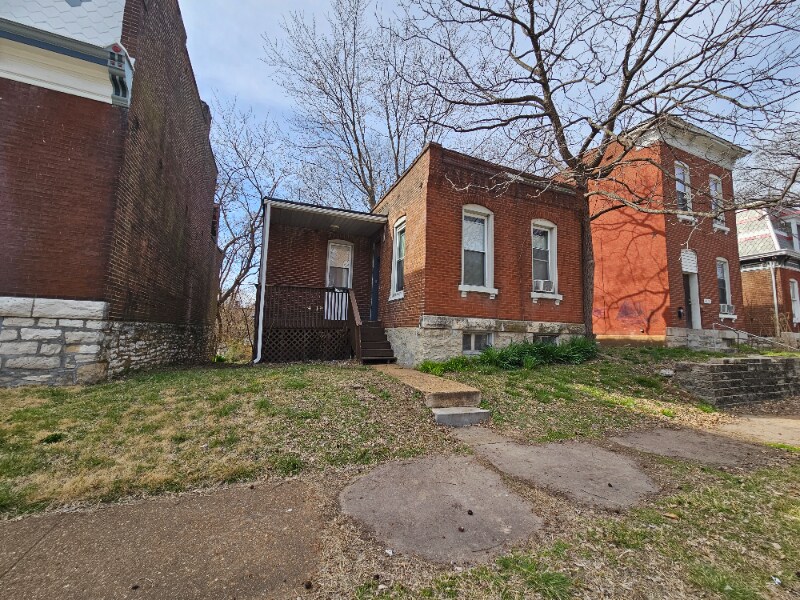 Foto principal - 4219 Iowa Ave