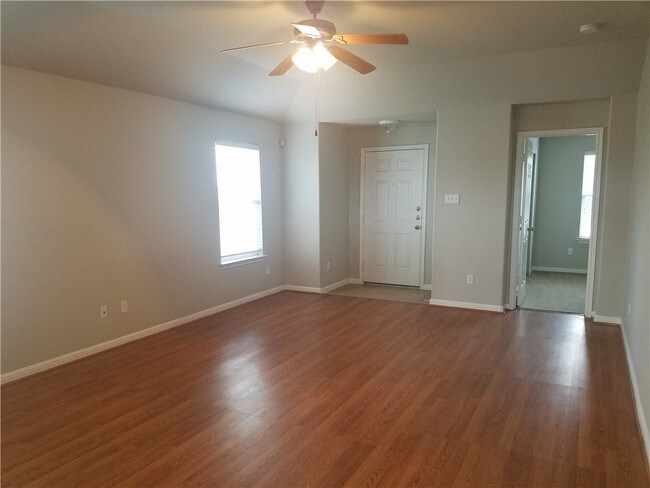 Foto del edificio - 13412 Pine Needle St