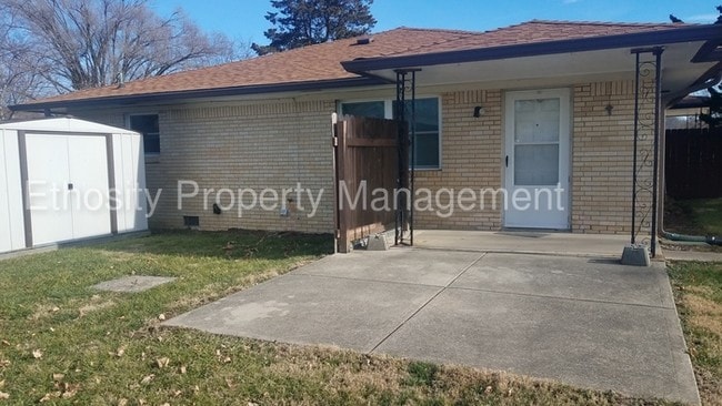 Building Photo - 7018 Manor Dr S, Brownsburg, IN