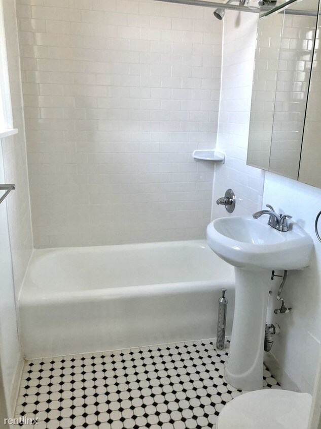 Building Photo - 1 br, 1 bath  - 3252 33rd St