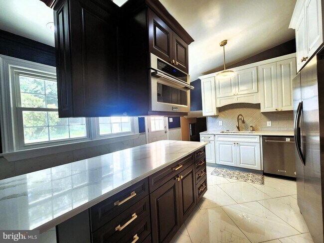 Building Photo - 12519 Davan Dr