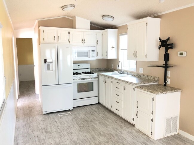Building Photo - 55+ Community of Mountain Shadows Resort L...