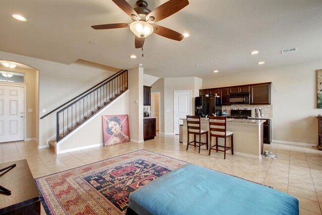 Building Photo - 2880 Donnell Dr