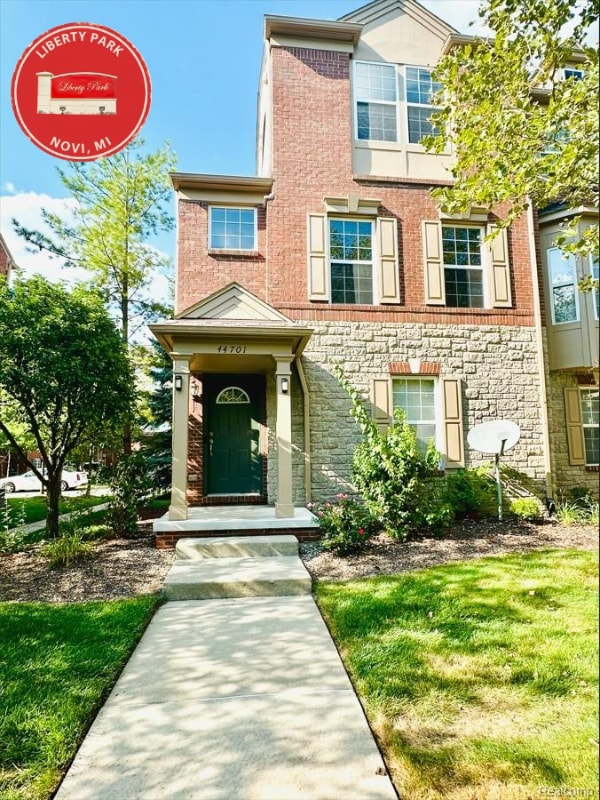 Building Photo - 44701 Ellery Ln