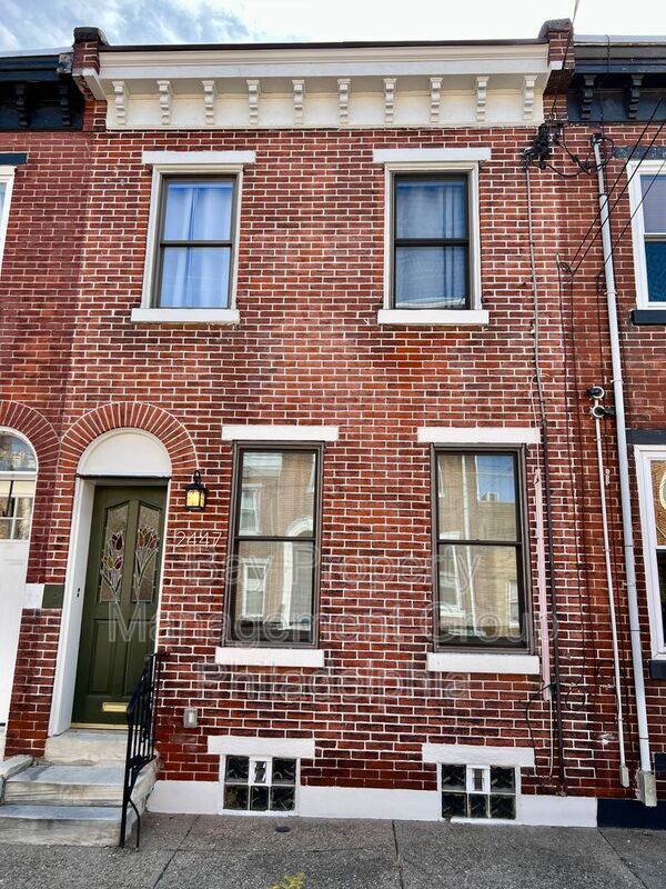 Building Photo - 2447 Cedar St