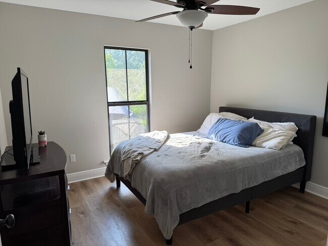 Foto del edificio - 695 Hickory Grove Rd