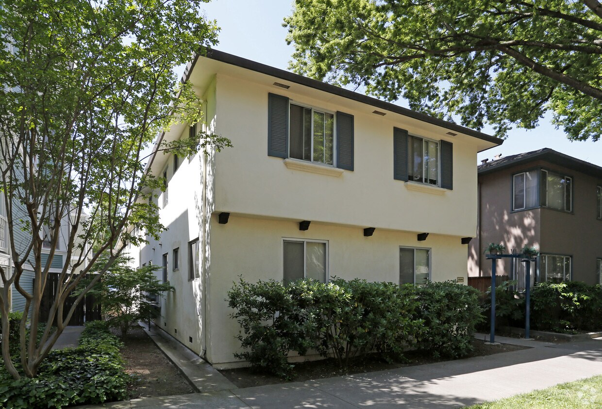Building Photo - Mi Casa