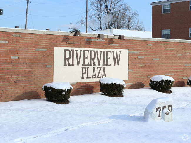 Building Photo - Riverview Plaza