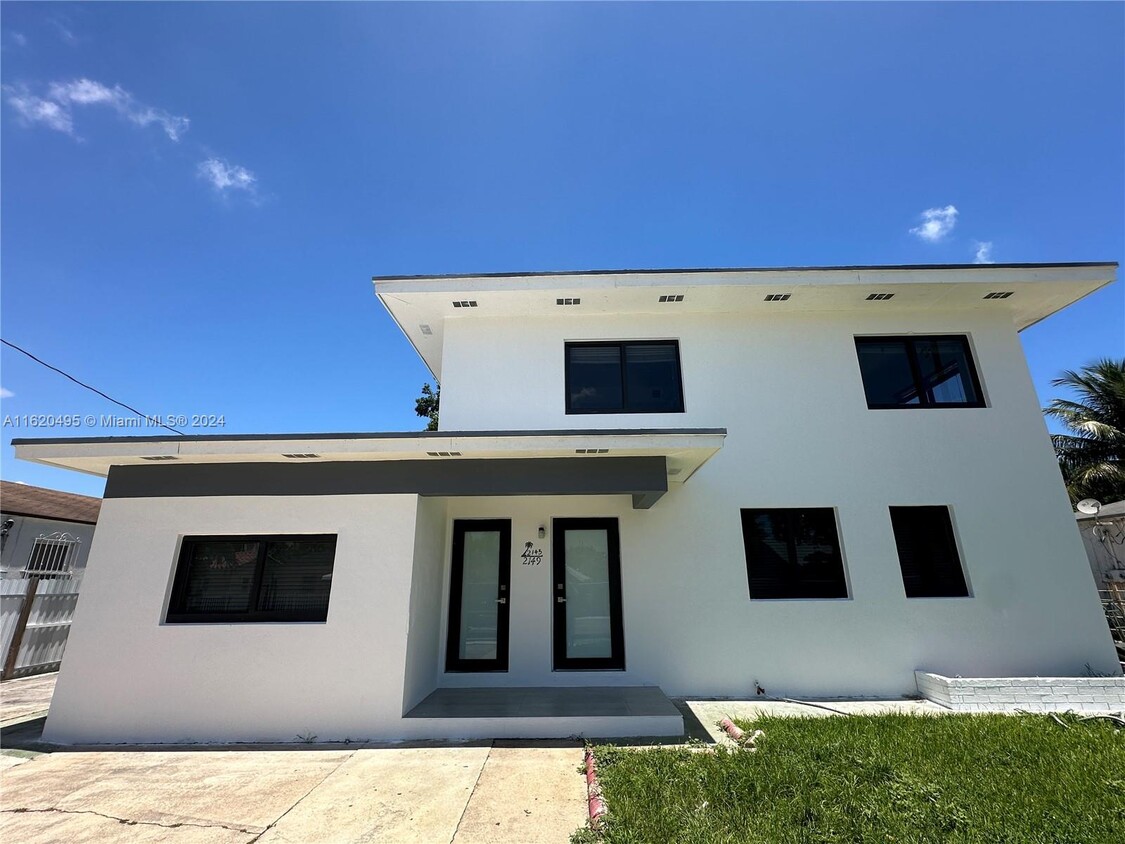 Foto principal - 2145-2149 NW 33rd St