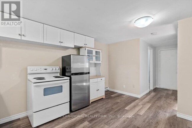 Building Photo - 9921 Superior St