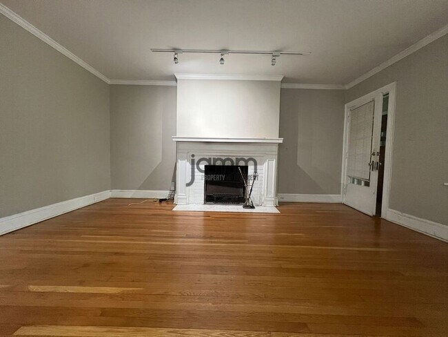 Foto del edificio - 3079 Meadowbrook Blvd