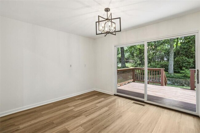 Foto del edificio - 3705 Donaldson Dr NE