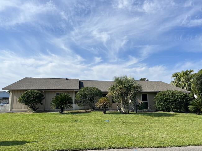 Building Photo - 117 Rio del Mar St