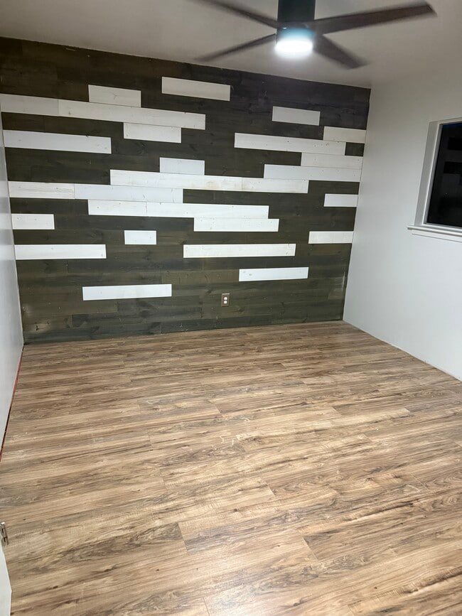 Building Photo - Humphrey St