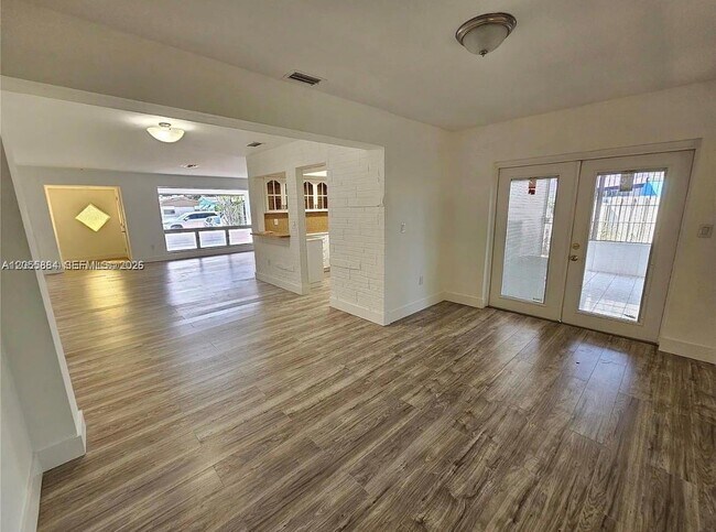Foto del edificio - 7251 Harbour Blvd