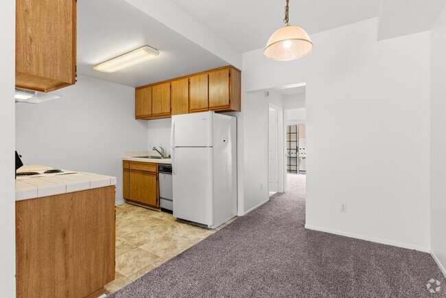 Building Photo - 3485 Linden Ave