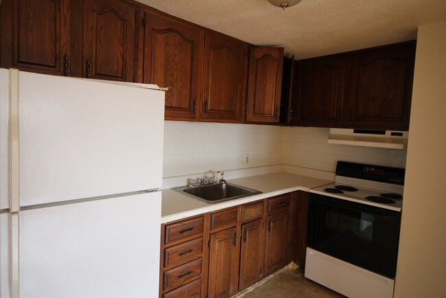 Building Photo - 318 Nesmith St
