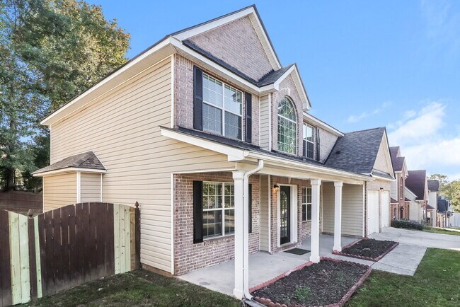 Building Photo - 665 Tomahawk Pl SW