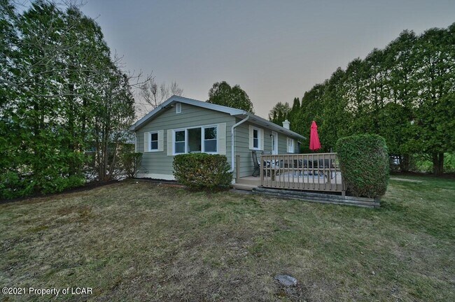 Building Photo - 2111 Lakeside Dr