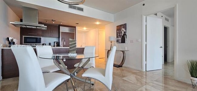 Building Photo - 495 Brickell Ave