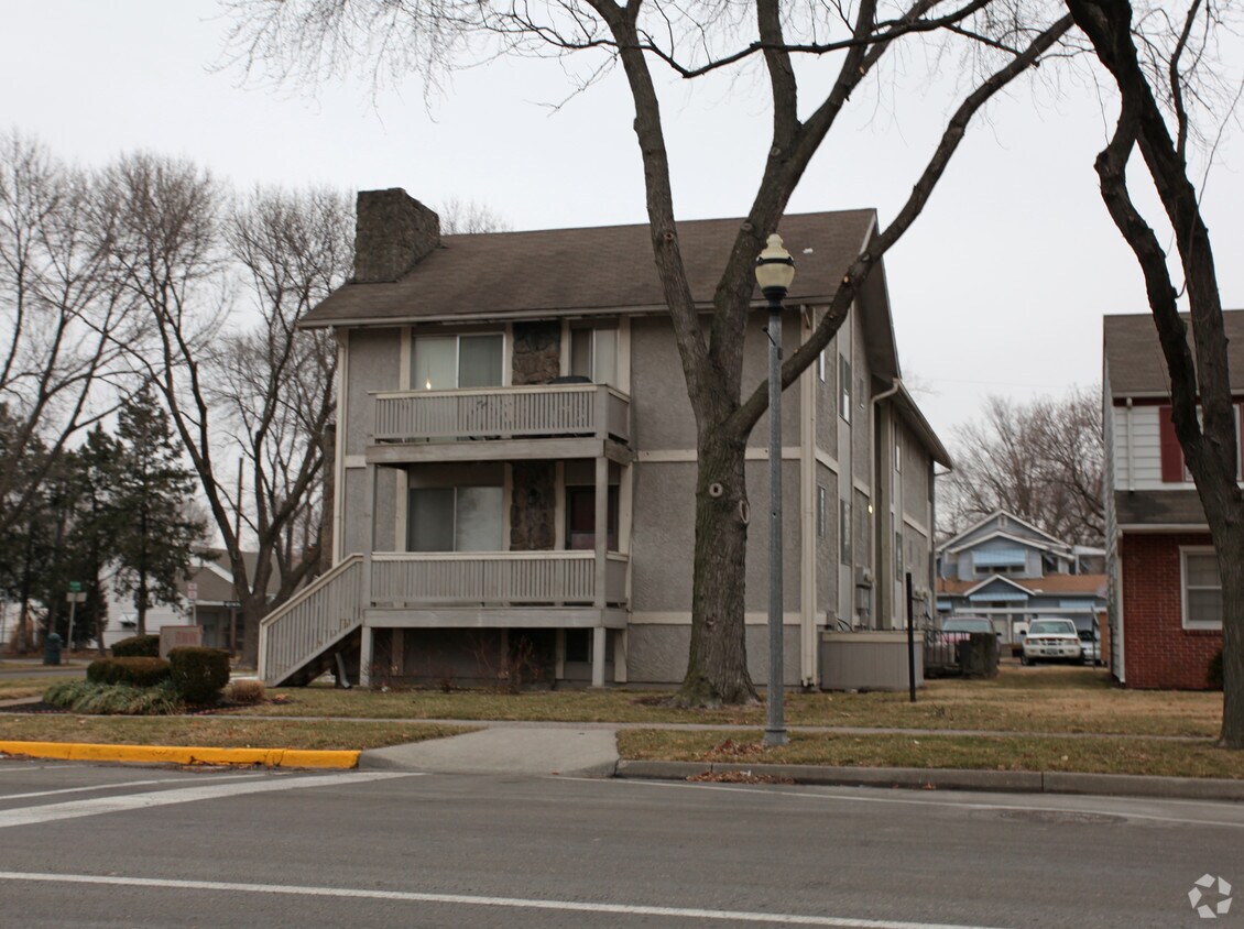 Building Photo - Studio Nine Apartments