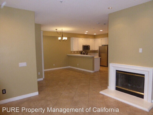 Building Photo - 2 br, 2.5 bath House - 37 Tierra Plano