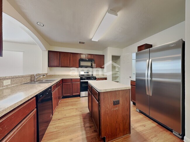 Foto del edificio - 2710 Bammelwood Dr