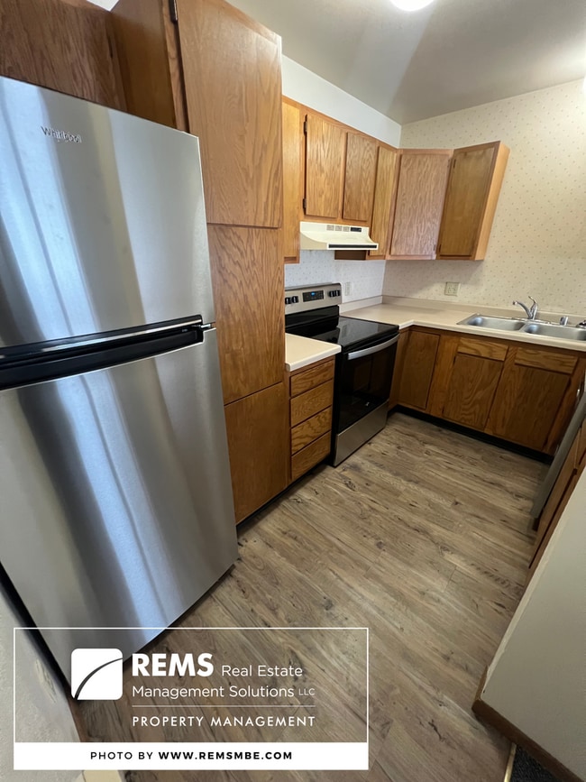 Building Photo - 503 7th St