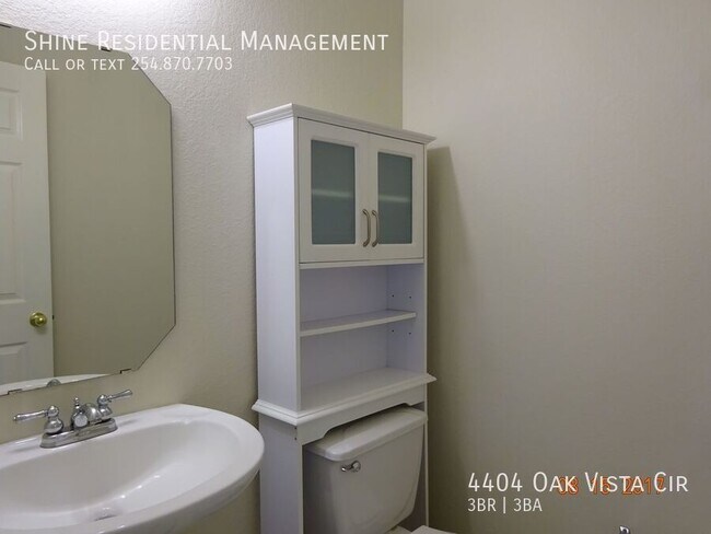 Building Photo - 4404 Oak Vista Cir