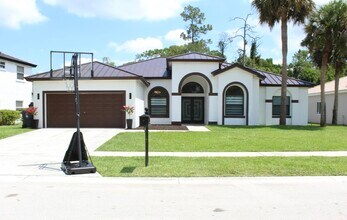 Building Photo - 15515 Whispering Willow Dr