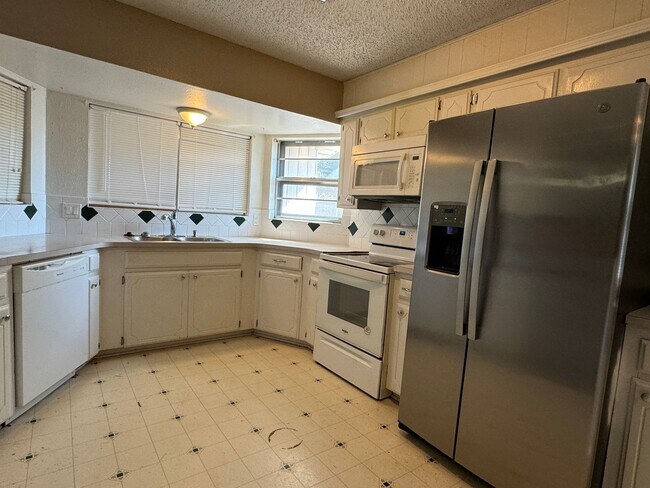 Foto del edificio - 7909 NW Terrace Hills Blvd