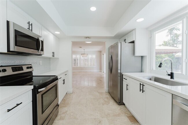 Foto del edificio - 2101 NE 63rd St