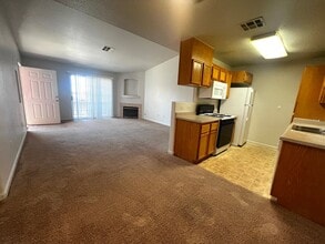 Building Photo - 4730 E Craig Rd