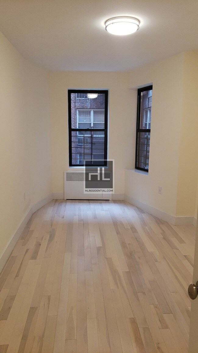 Foto del edificio - 140 Clarkson Ave