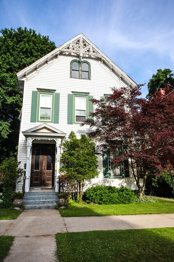 Primary Photo - 598 N Broadway