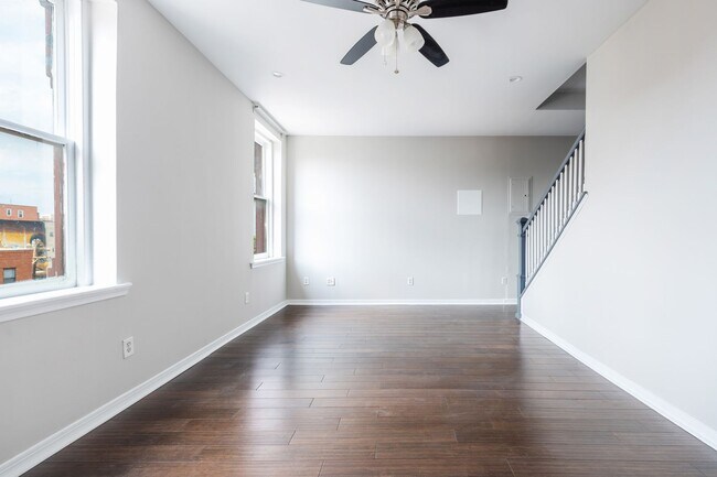 Foto del edificio - 1422 W Girard Ave