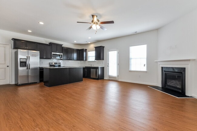 Building Photo - 97 Gaillardia Way