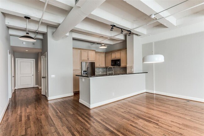 Building Photo - 1120 Texas St