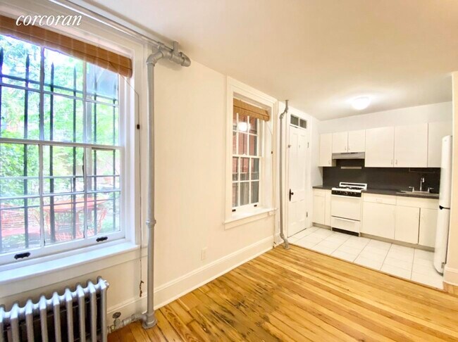 Foto del edificio - 295 Dekalb Ave