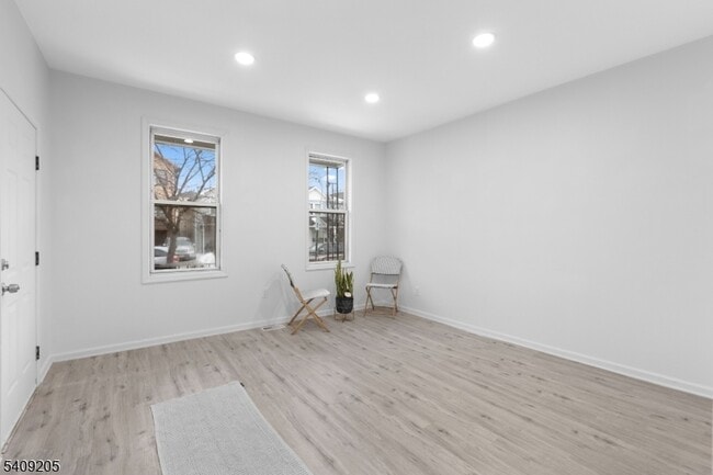 Foto del edificio - 223 Pine St