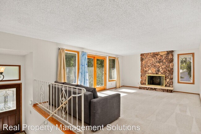Foto del edificio - 4 br, 3 bath House - 7520 Se Barbara Welch Rd