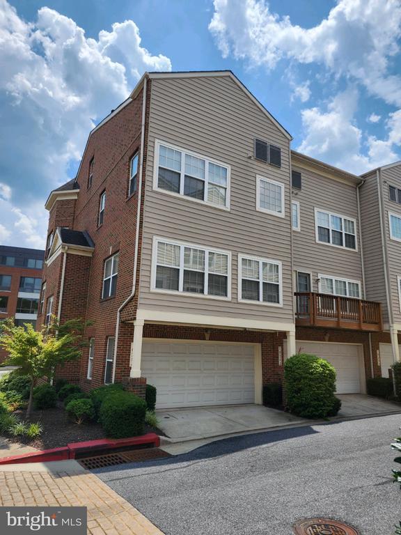 10284 Rutland Round Rd, Columbia, MD 21044 Townhome Rentals in