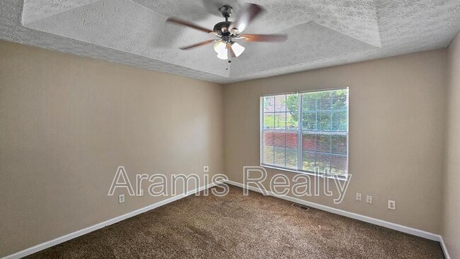 Foto del edificio - 4636 Forest Creek Ln