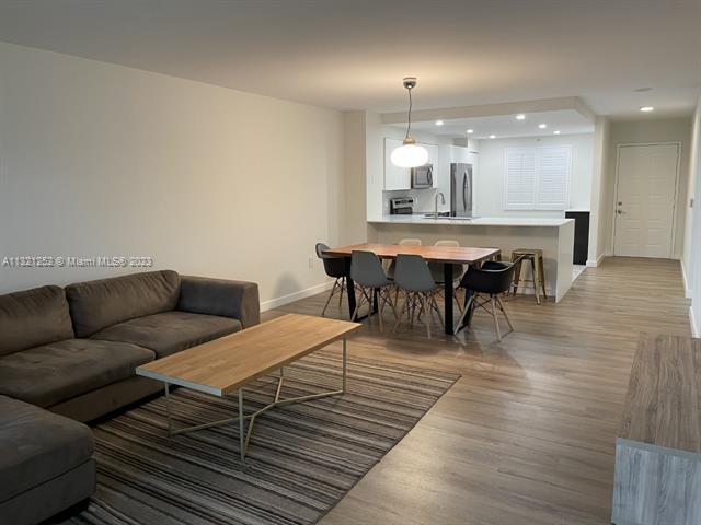 Foto del edificio - 2240 N Cypress Bend Dr