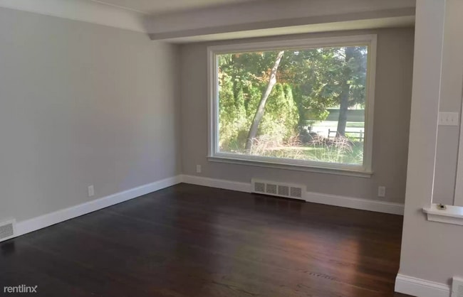 Foto del edificio - 4 br, 2.5 bath House - 2111 Rochester Rd